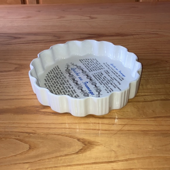 Vintage Fluted Quiche au Fromage Recipe Dish. - Picture 3 of 4
